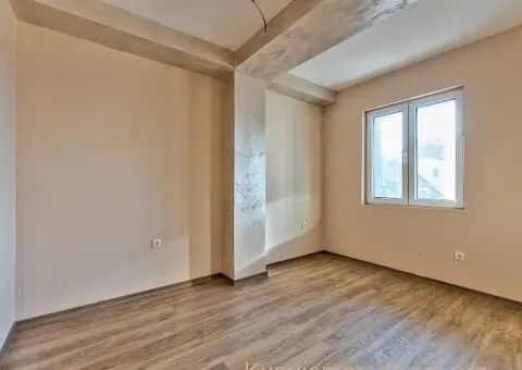 TOP LOKACIJA ZLATIBOR STROGI CENTAR - 7/10