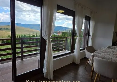 ELITNA LOKACIJA LUX TROSOBAN STAN NA PRODAJU SA DVORIŠTEM I PARKING MESTOM ZLATIBOR - 1/15