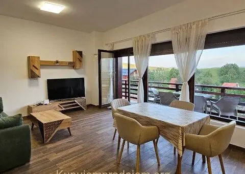 ELITNA LOKACIJA LUX TROSOBAN STAN NA PRODAJU SA DVORIŠTEM I PARKING MESTOM ZLATIBOR - 2/15