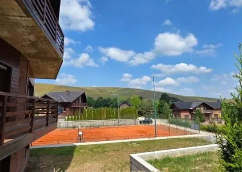 ELITNA LOKACIJA LUX TROSOBAN STAN NA PRODAJU SA DVORIŠTEM I PARKING MESTOM ZLATIBOR - 14/15