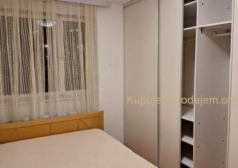 Izdajem stan kod hotela Srbija - 4/11