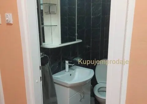 Izdajem stan kod hotela Srbija - 7/11