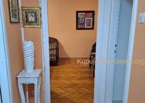 Izdajem stan kod hotela Srbija - 9/11