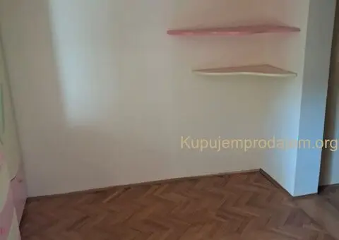 Izdajem sobu na Bežanijskoj Kosi, Novi Beograd - 10/10