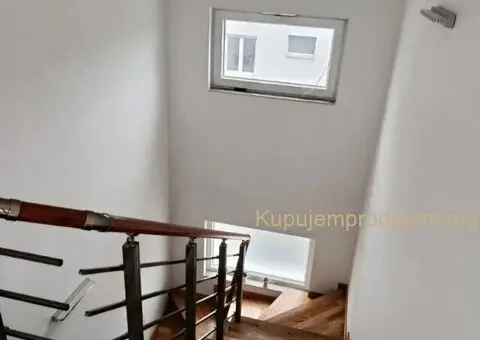 Prodajem luksuznu kucu u Novom Sadu - 9/15