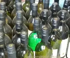Prodajem staklene litarske flaše sa metalnim zatvaračem