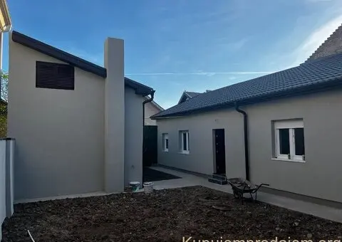 Prodajem kucu u centru Zrenjanina - 2/10