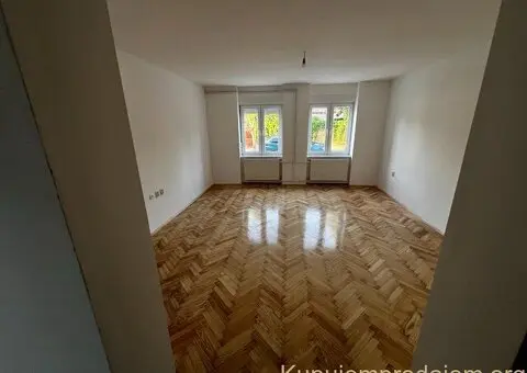 Prodajem kucu u centru Zrenjanina - 4/10