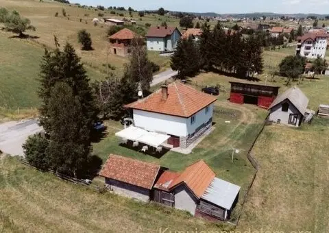 Prodajem kucu u Sjenici - 1/15