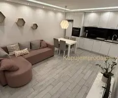 Izdajem dvosoban stan Vozdovac-Kumodraz