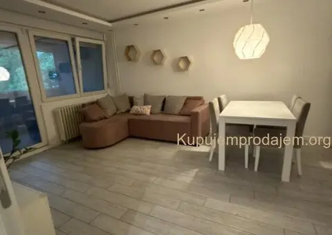 Izdajem dvosoban stan Vozdovac-Kumodraz - 5/9