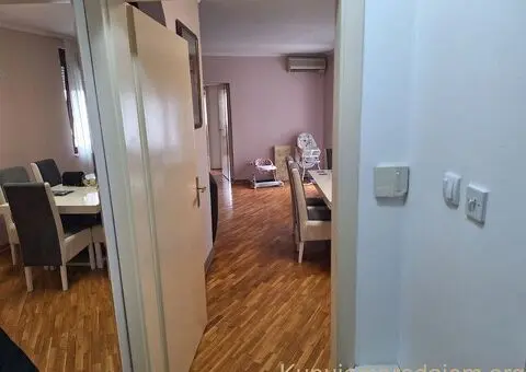 Fantastican trosoban uknjizen stan Novi Sad-Salajka - 4/14