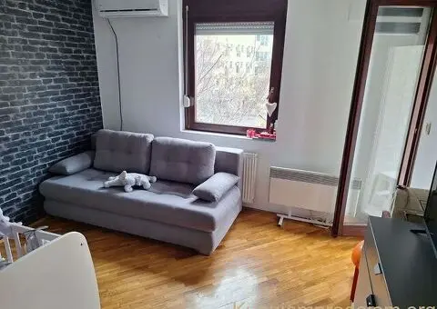 Fantastican trosoban uknjizen stan Novi Sad-Salajka - 9/14