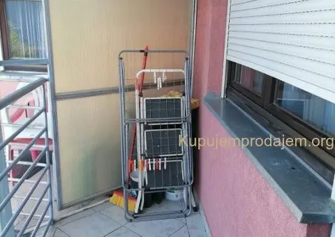 Fantastican trosoban uknjizen stan Novi Sad-Salajka - 12/14