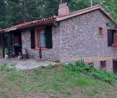 Prodajem kamenu kucu