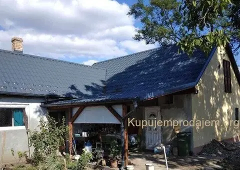 KUCA NA MRTVOJ TISI U BEČEJU - 3/10