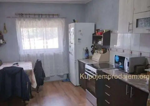 KUCA NA MRTVOJ TISI U BEČEJU - 6/10