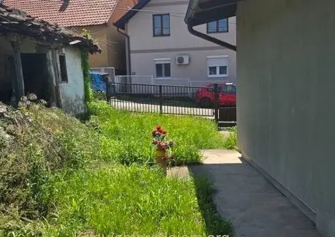 Prodajem plac sa kucom u centru Smedereva - 4/12