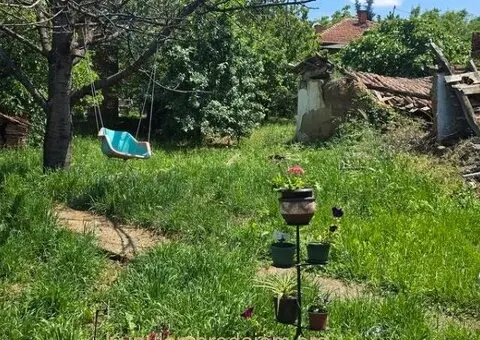 Prodajem plac sa kucom u centru Smedereva - 12/12
