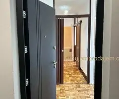 Prodajem stan u Sremcici-Tomasa Edisona