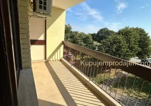 Prodajem stan u Sremcici-Tomasa Edisona - 14/15