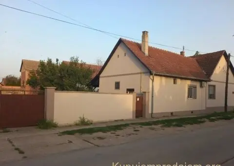 Porodicna kuca u srcu Starog Futoga-Novi Sad - 1/6