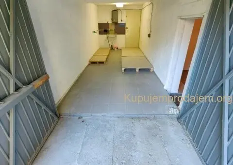 Prodajem magacin-garazu u Zemun Polju - 3/15