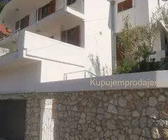 Odlicna kuca na Policama, Trebinje