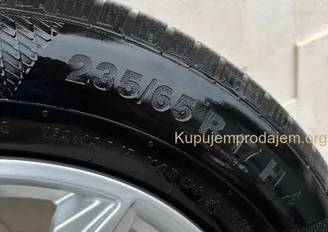 Prodajem gume i felne za audi Q5 - 4/13