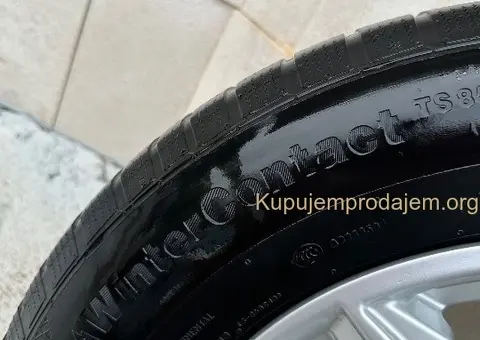 Prodajem gume i felne za audi Q5 - 8/13