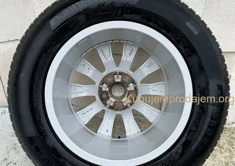 Prodajem gume i felne za audi Q5 - 9/13