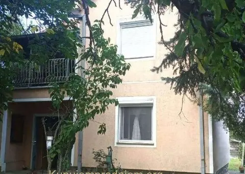 Kuca u vikend naselju Cortanovci - 1/9