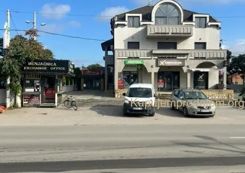 Izdajem sobe u Borči - hostelski tip smeštaja - 1/9