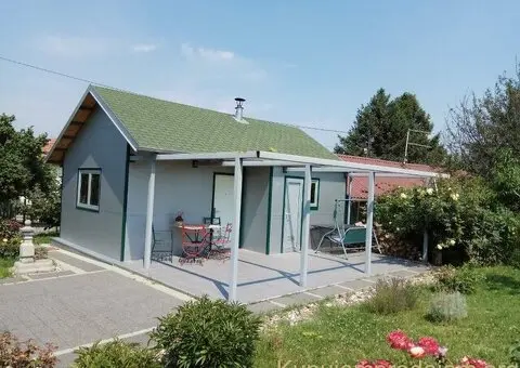 Vikendica na Ribnjaku-najatraktivnijem delu Novog Sada - 1/15