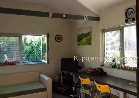 Vikendica na Ribnjaku-najatraktivnijem delu Novog Sada - 2/15