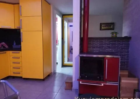 Vikendica na Ribnjaku-najatraktivnijem delu Novog Sada - 4/15