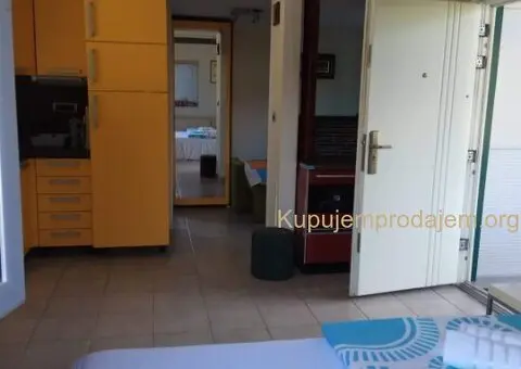 Vikendica na Ribnjaku-najatraktivnijem delu Novog Sada - 6/15