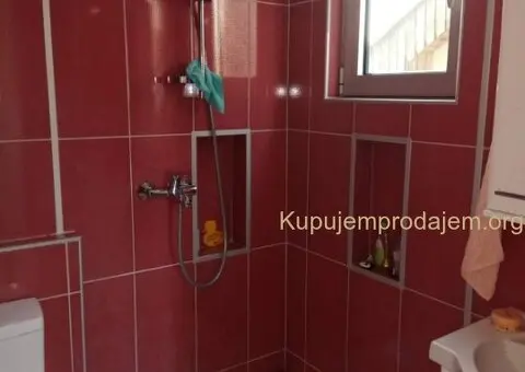 Vikendica na Ribnjaku-najatraktivnijem delu Novog Sada - 7/15