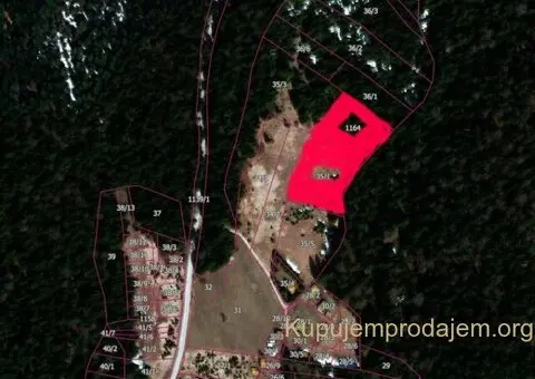 Na prodaju dva placa u blizini Mitrovca na Tari - 11/12