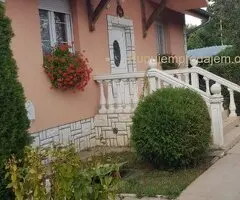 Prodajem kucu u Somboru