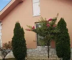 Prodajem kucu u Somboru