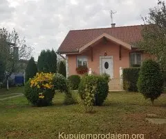 Prodajem kucu u Somboru