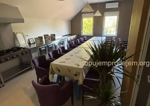 Izdajem smestaj za radnike-Dobanovci - 1/15