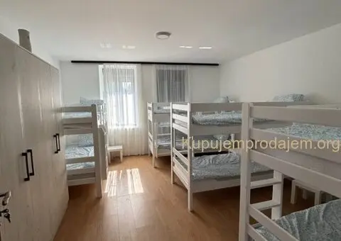 Izdajem smestaj za radnike-Dobanovci - 2/15