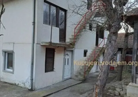 Prodajem kucu Ugrinovci-Gornji Milanovac - 1/7