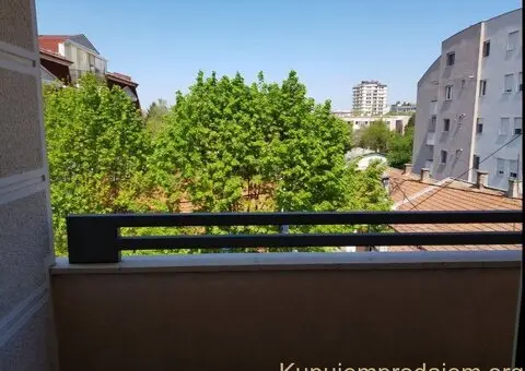 Prodajem ili izdajem LUX stan Beograd-Vozdovac - 12/15