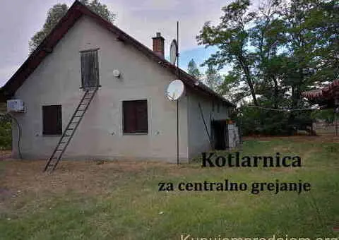 Prodaje se kuća/salaš u Hajdukovu na parceli od 3,5 jutra zemlje - 4/13