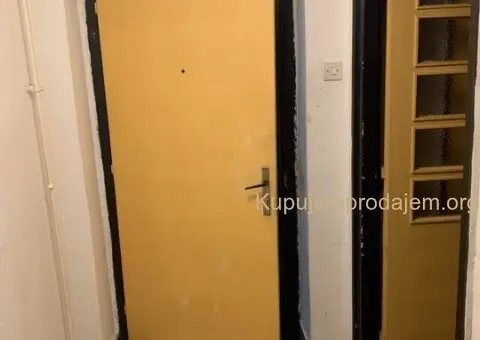 Prodajem stan u Velikim Crljenima - 13/14