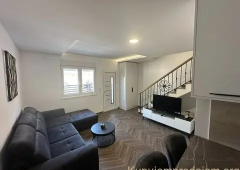 Prodajem nov uknjizen stan na Novoj Detelinari - 1/12