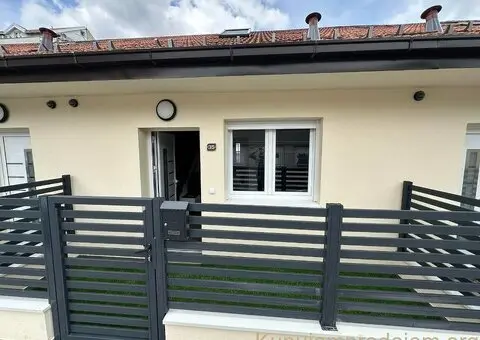 Prodajem nov uknjizen stan na Novoj Detelinari - 11/12